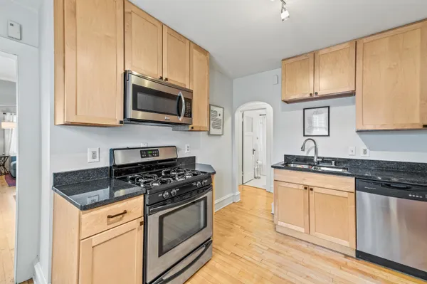 $1,900 | 4518 North Woodburn Street, Shorewood, WI 53211