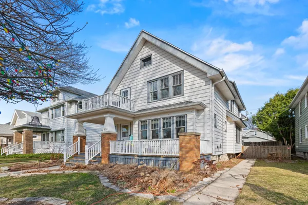 $1,900 | 4518 North Woodburn Street, Shorewood, WI 53211