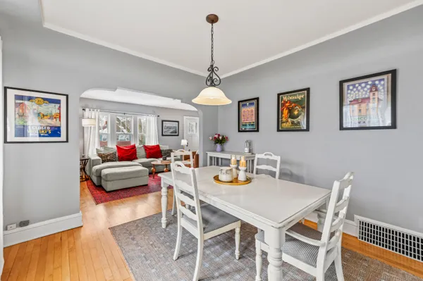 $1,900 | 4518 North Woodburn Street, Shorewood, WI 53211