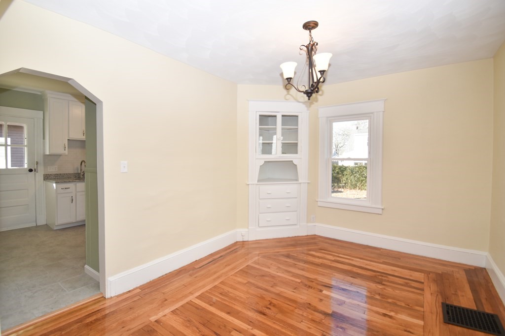 210 El Paso Street Springfield, MA 01104 - Photo 15 of 40 Gallery Image 15