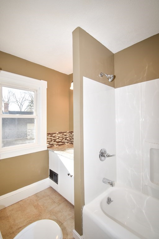 210 El Paso Street Springfield, MA 01104 - Photo 24 of 40 Gallery Image 24