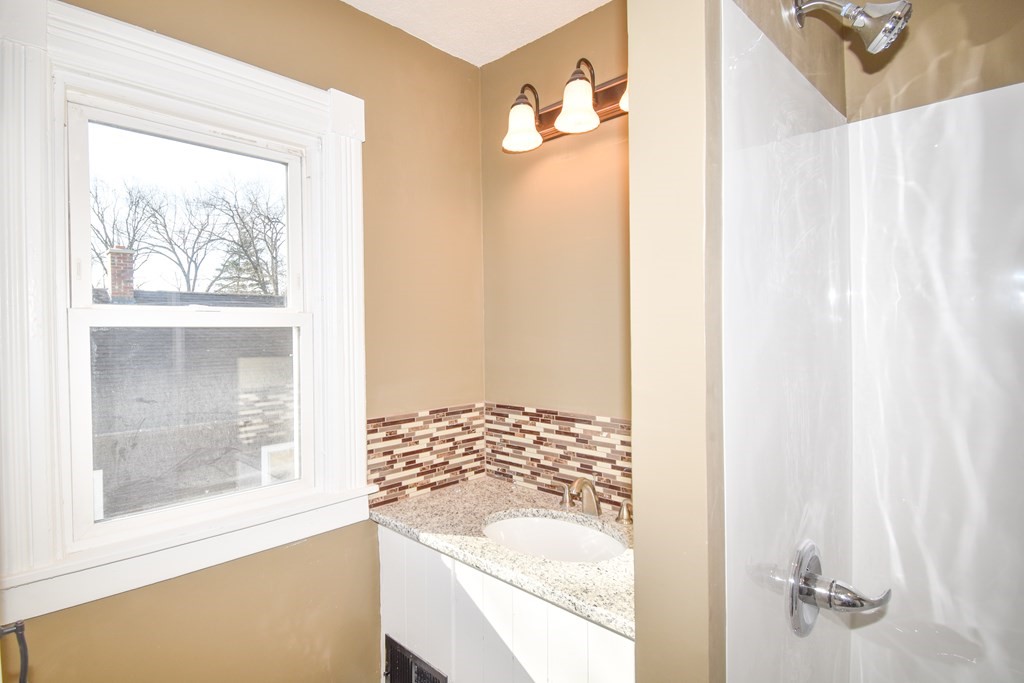210 El Paso Street Springfield, MA 01104 - Photo 25 of 40 Gallery Image 25