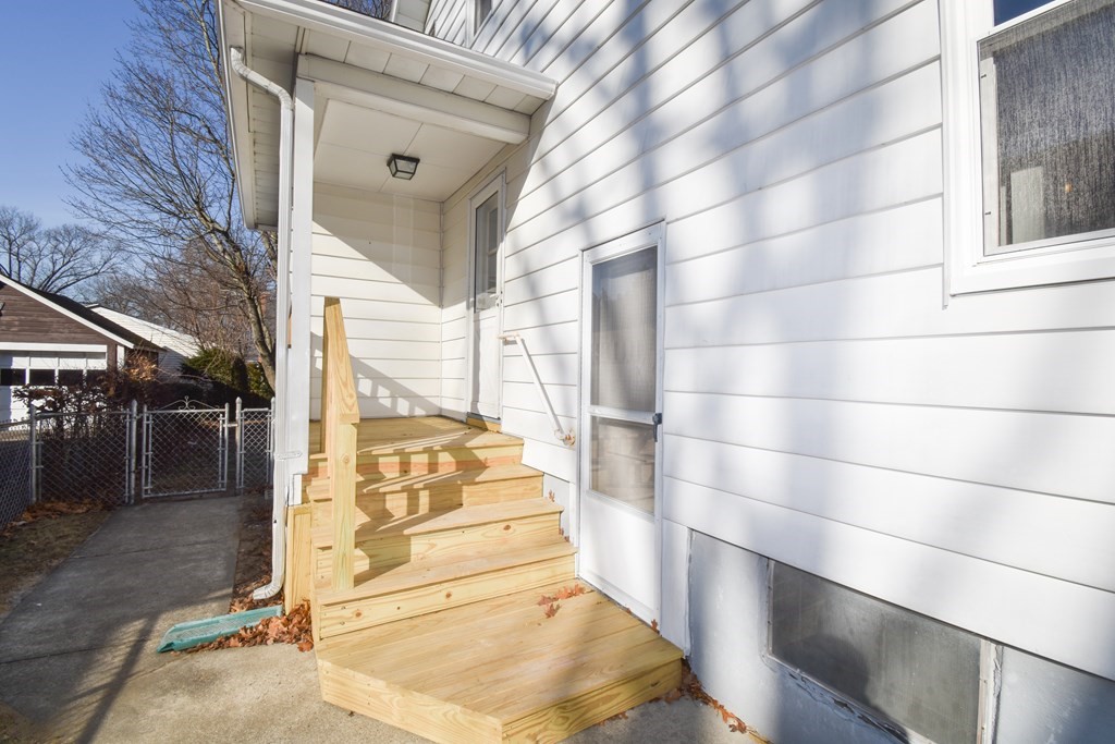 210 El Paso Street Springfield, MA 01104 - Photo 3 of 40 Gallery Image 3
