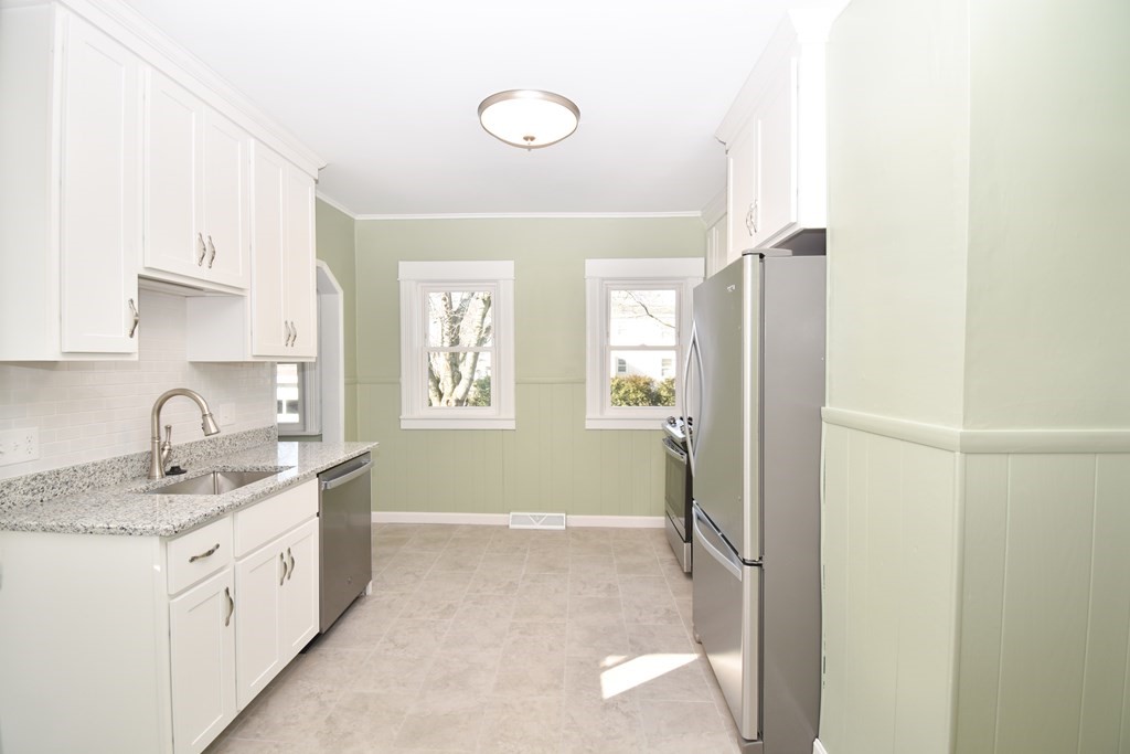 210 El Paso Street Springfield, MA 01104 - Photo 4 of 40 Gallery Image 4