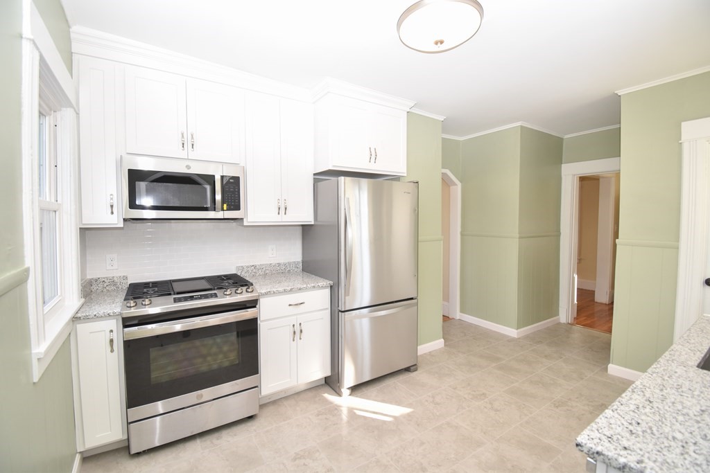 210 El Paso Street Springfield, MA 01104 - Photo 6 of 40 Gallery Image 6