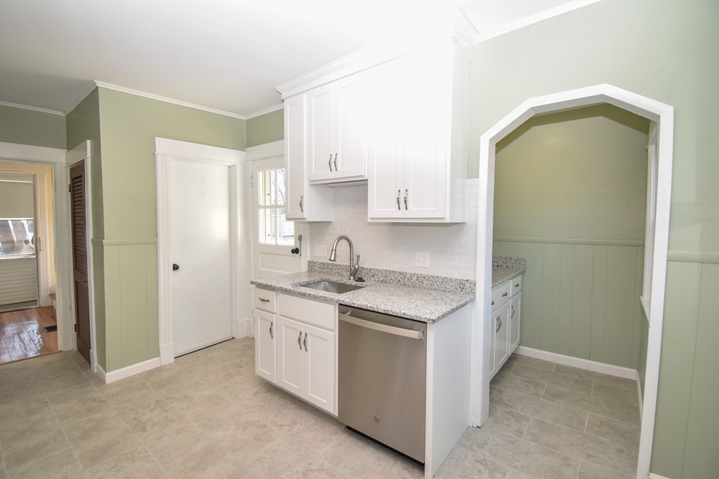 210 El Paso Street Springfield, MA 01104 - Photo 8 of 40 Gallery Image 8