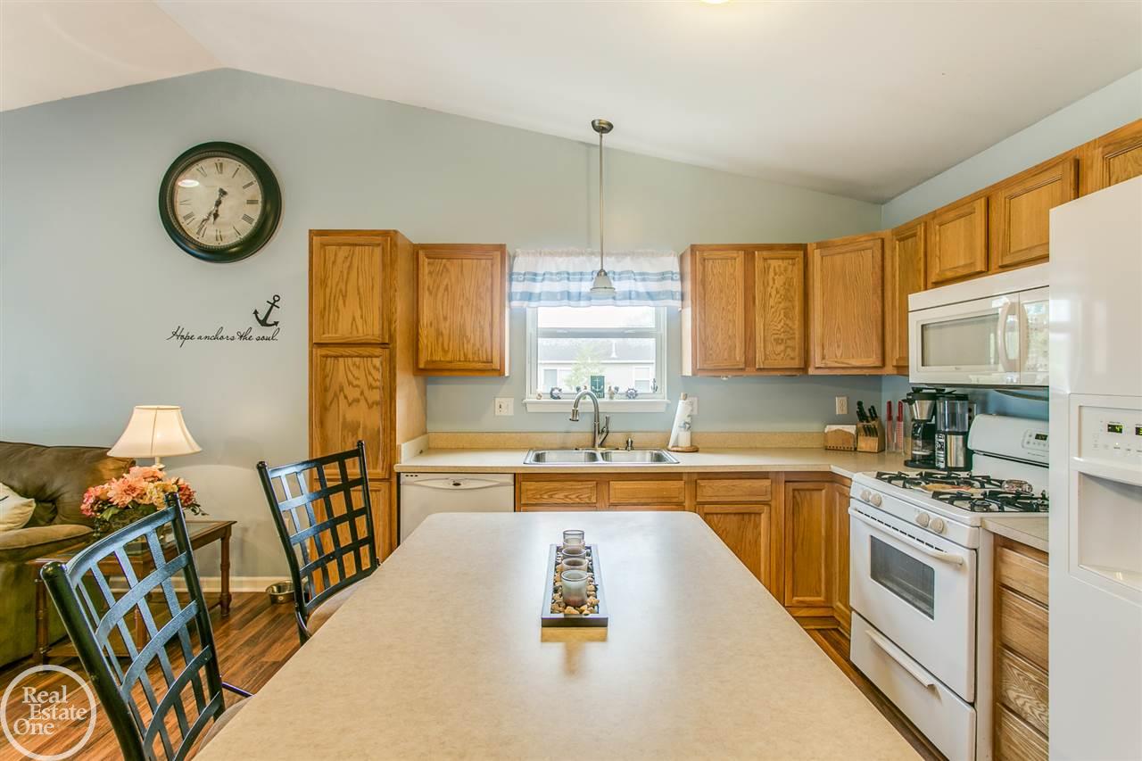 1020 Minnesota Road Port Huron, MI 48060 - Photo 9 of 31 31296462-8.JPG