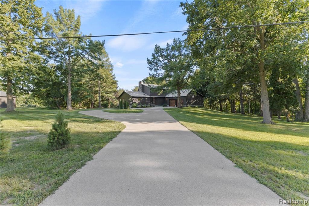 1030 Kurtz Road Holly, MI 48442 - Photo 3 of 39 Gallery Image 3
