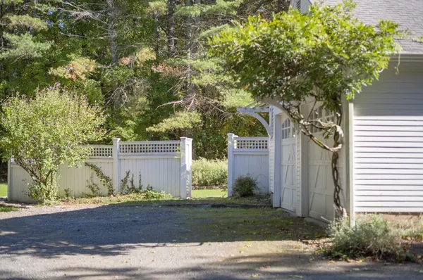 $1,099,000 | 208 Dutton Road, Sudbury, MA 01776