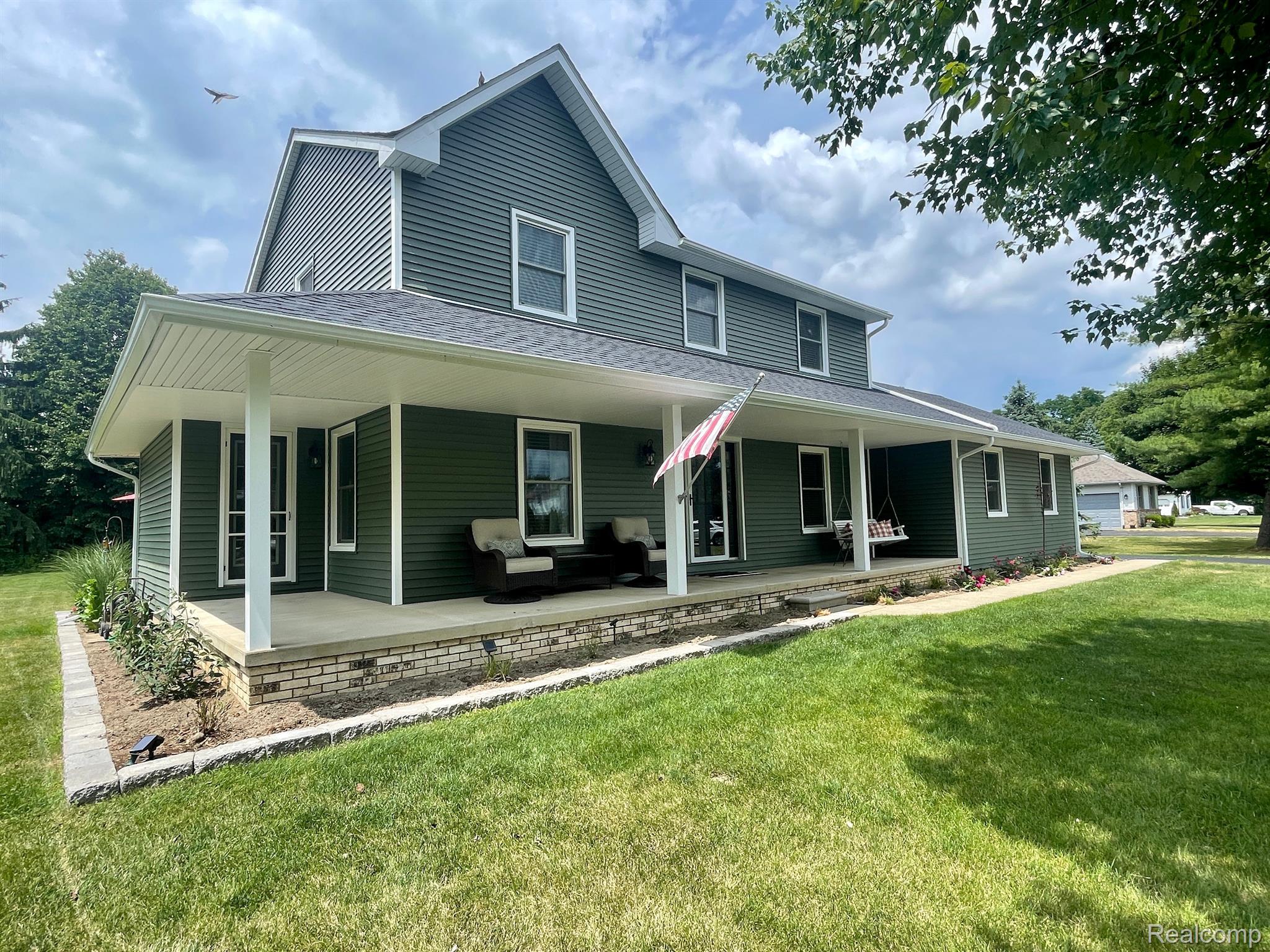 7452 Bingham Road Brighton, MI 48116 - Photo 2 of 24