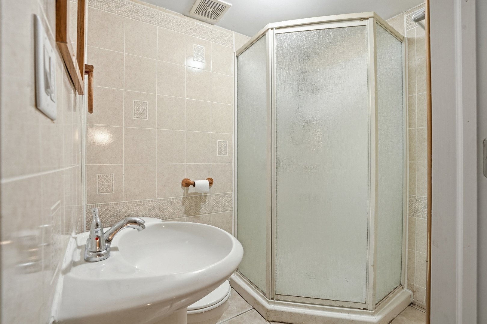 11056 South State Line Road Chicago, IL 60617 - Photo 19 of 20