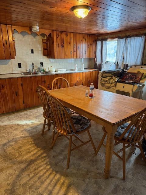 687 Gardiner Road Wiscasset, ME 04578 - Photo 4 of 34 image3
