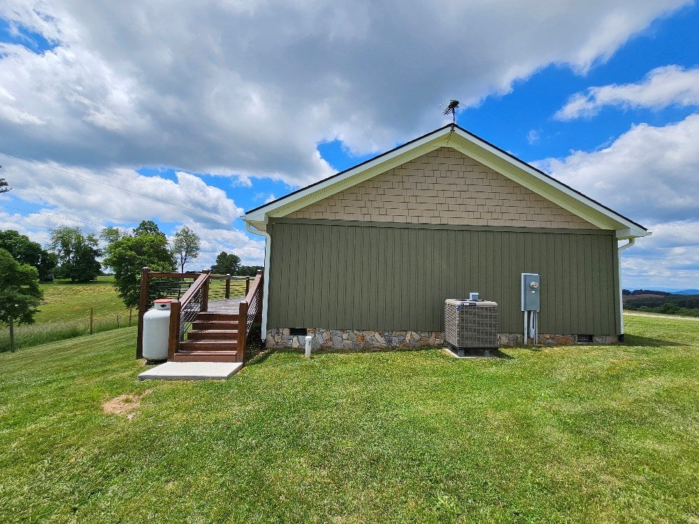 539 Crestview Road Galax, VA 24333 - Photo 14 of 46 Gallery Image 14