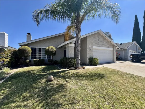 $1,099,000 | 19722 Greenleaf Plaza, Yorba Linda, CA 92886