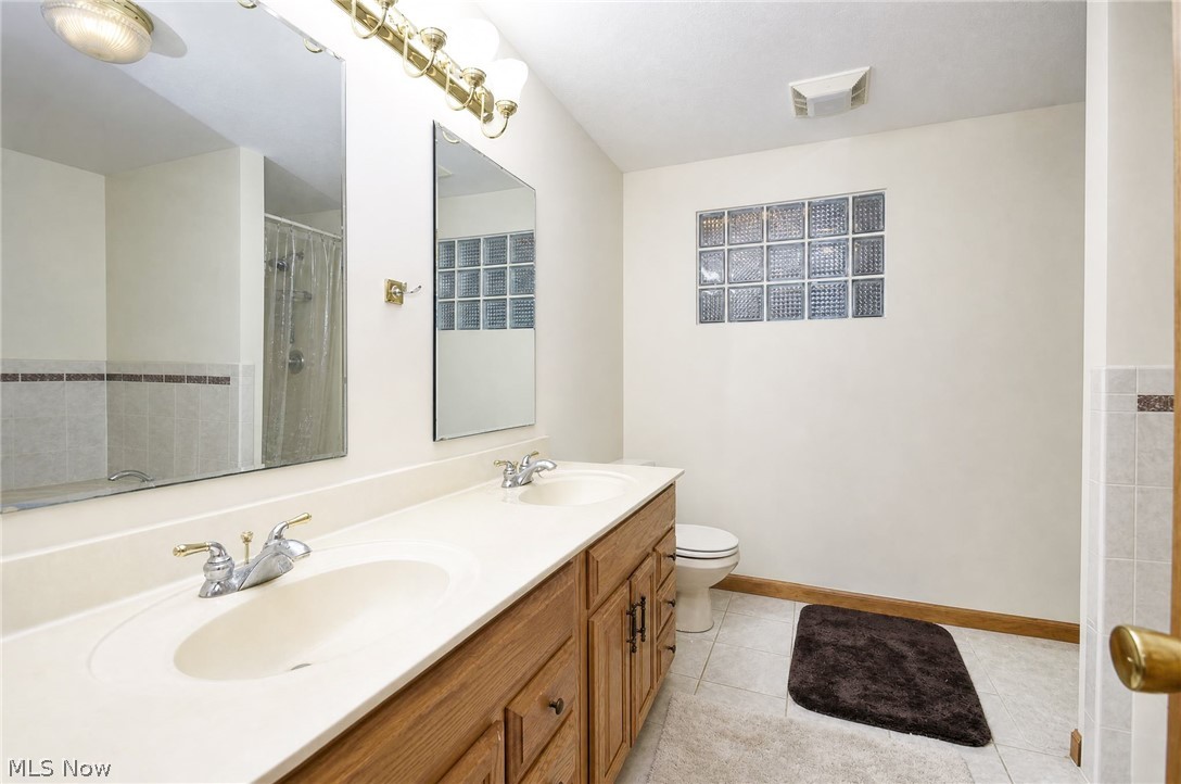 11226 Sperry Road Chesterland, OH 44026 - Photo 21 of 38 Master bath