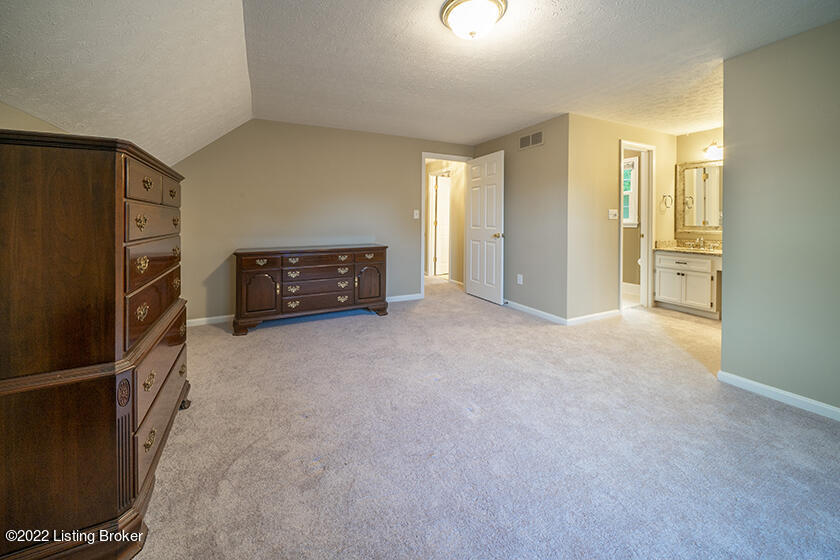 3016 Lexham Road Louisville, KY 40220 - Photo 32 of 44 PRIMARY SUITE ON 2ND FLOOR W/NEW CARPET