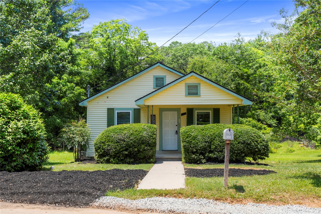 209 Moore Avenue Walhalla, SC 29691 - Photo 2 of 25