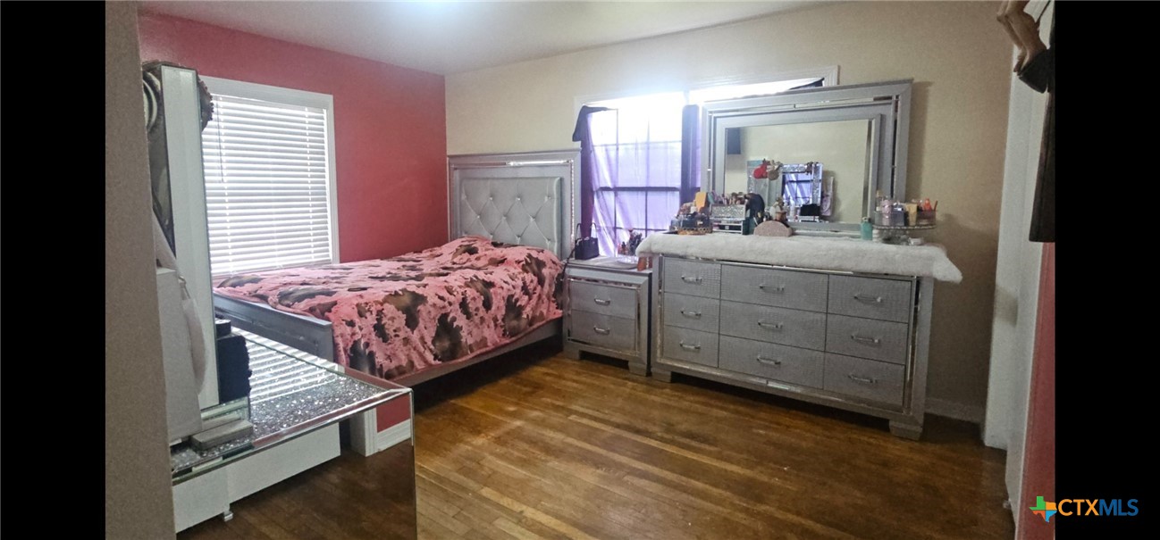 1901 South 33rd Street Temple, TX 76504 - Photo 12 of 20 Main Bedroom.
