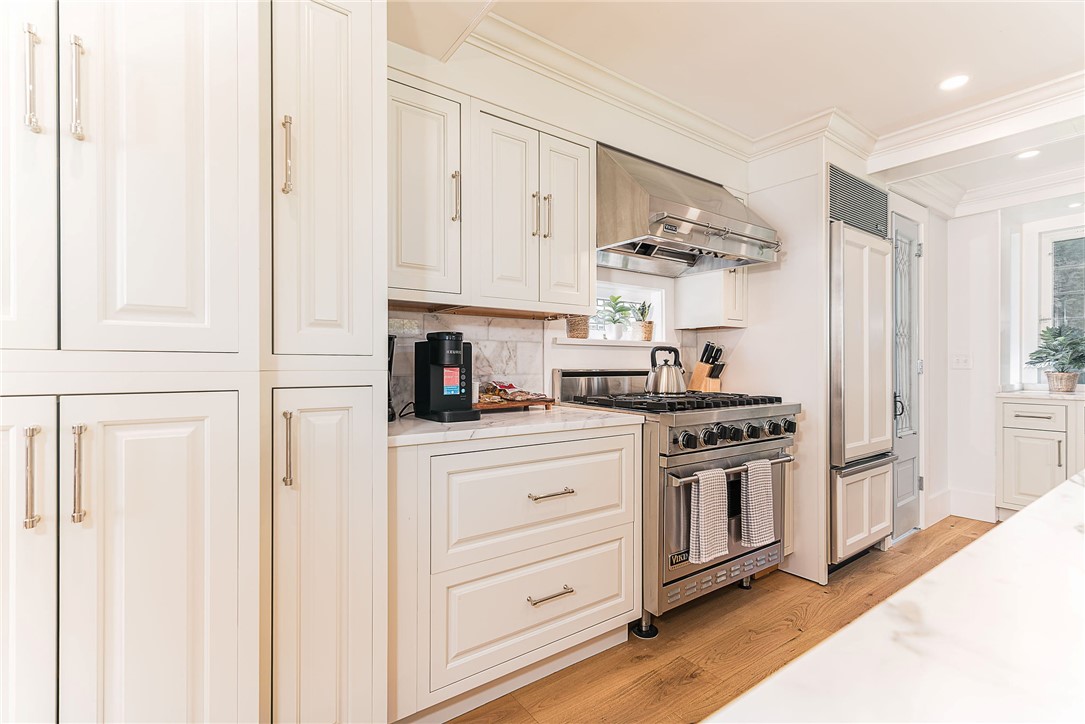 17 East Hills Road Westerly, RI 02891 - Photo 10 of 47