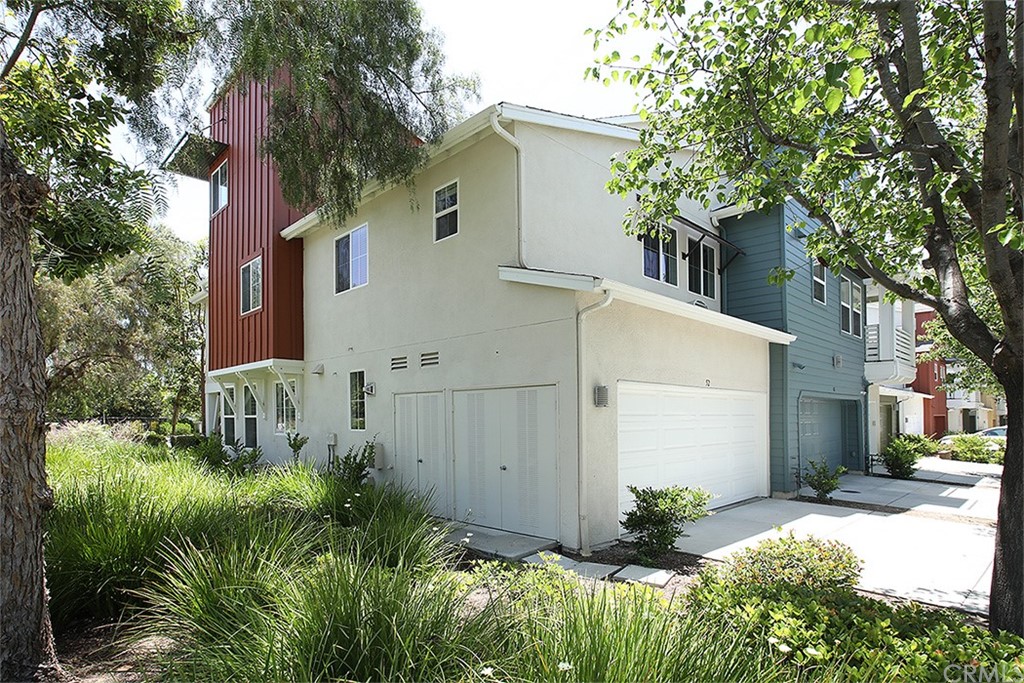 52 Palladium Lane, Unit 82 Ladera Ranch, CA 92694 - Photo 16 of 20 a view of a back yard of the house
