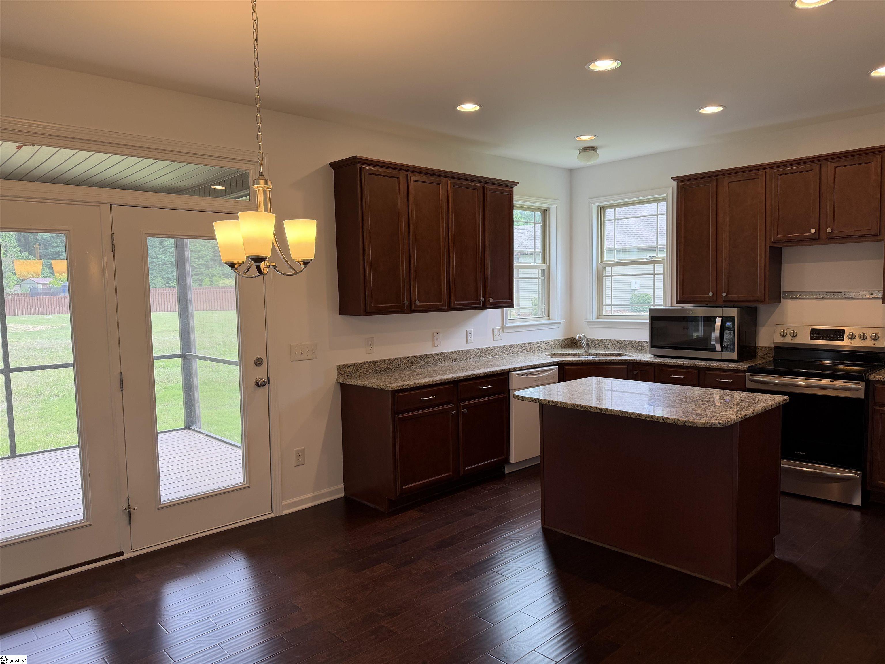 407 Oak Ridge Place Easley, SC 29642 - Photo 4 of 9