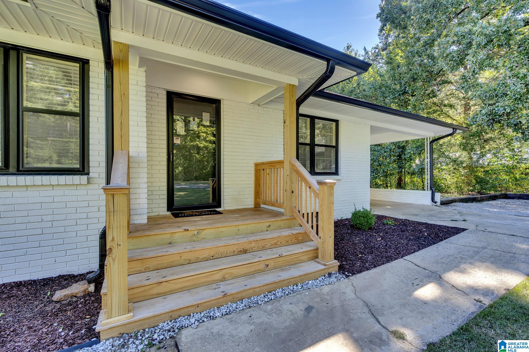 313 Redmayne Road Gardendale, AL 35071 - Photo 2 of 31