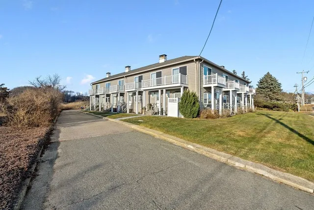 $3,100 | 1515 Ocean Boulevard, Unit 2, Rye, NH 03870