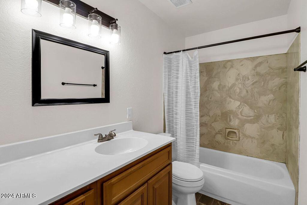 6715 East Peak View Road Cave Creek, AZ 85331 - Photo 20 of 23 Bathroom