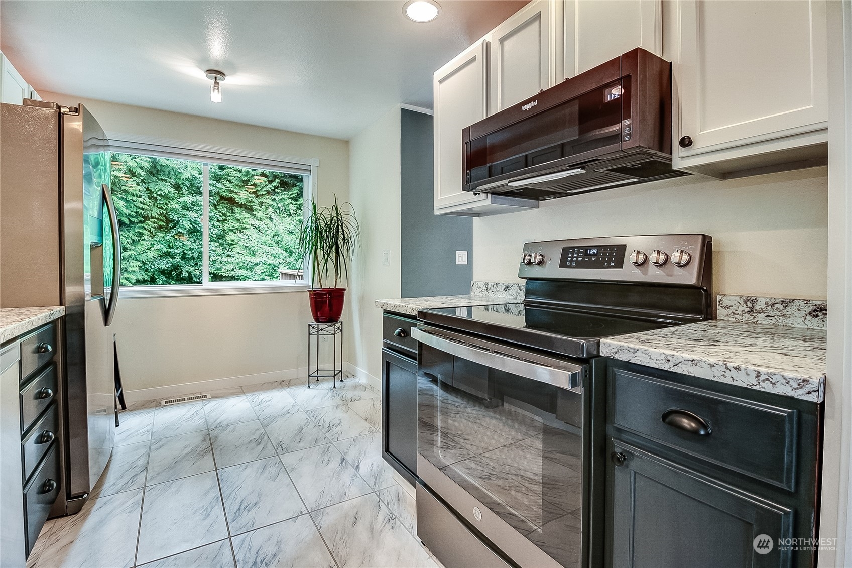 11812 Northeast 158th Street Bothell, WA 98011 - Photo 12 of 40 Gallery Image 12