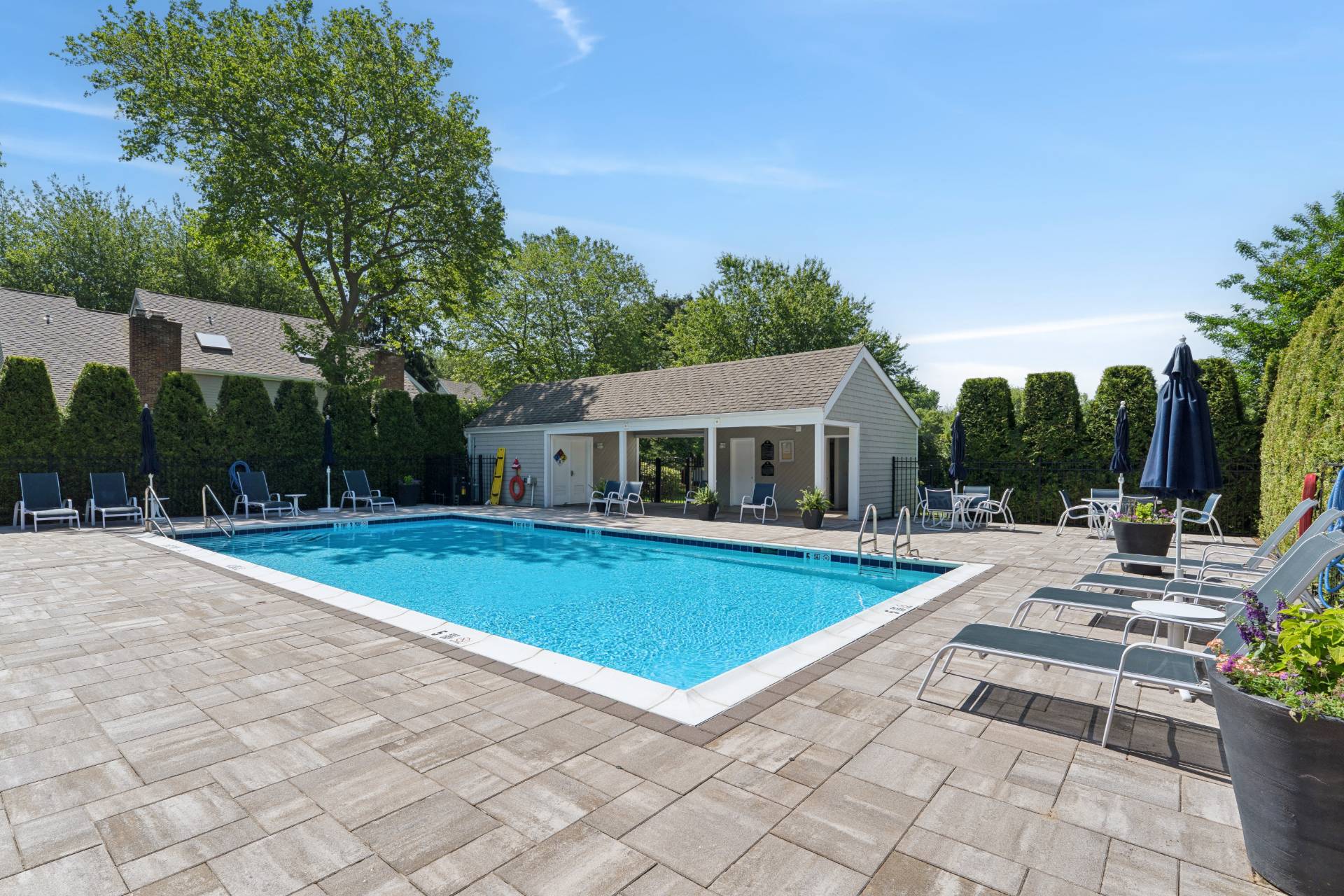 425 Hampton Road, Unit 14 Southampton, NY 11968 - Photo 25 of 30 Gallery Image 25