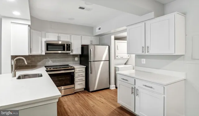 $2,791 | 3401 38th Street Northwest, Unit 1BTWR422, Washington, DC 20016