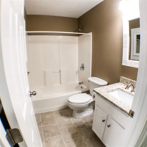 $1,800 | 4 Deer Street, Unit 16, Tilton, NH 03276