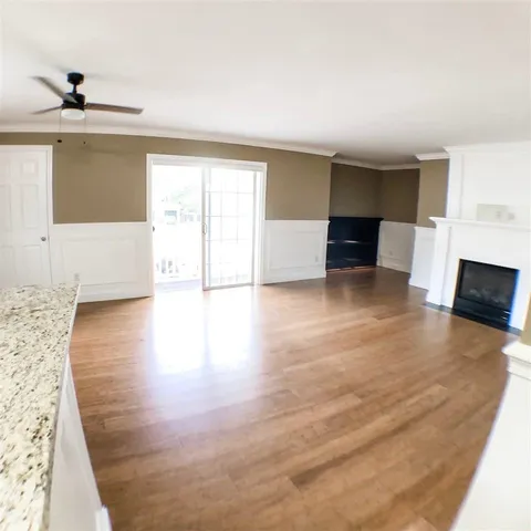 $1,800 | 4 Deer Street, Unit 16, Tilton, NH 03276