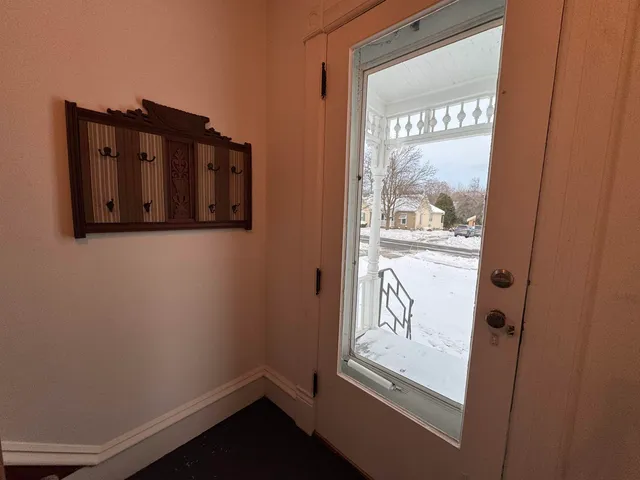 $3,095 | 122 North Street, Sun Prairie, WI 53590