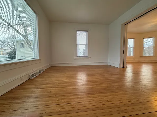 $3,095 | 122 North Street, Sun Prairie, WI 53590