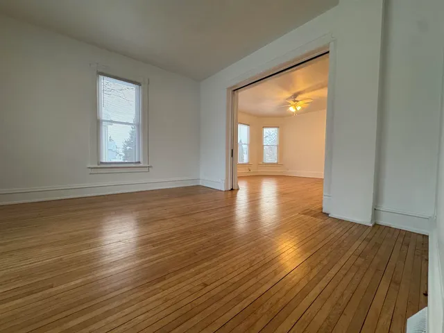 $3,095 | 122 North Street, Sun Prairie, WI 53590