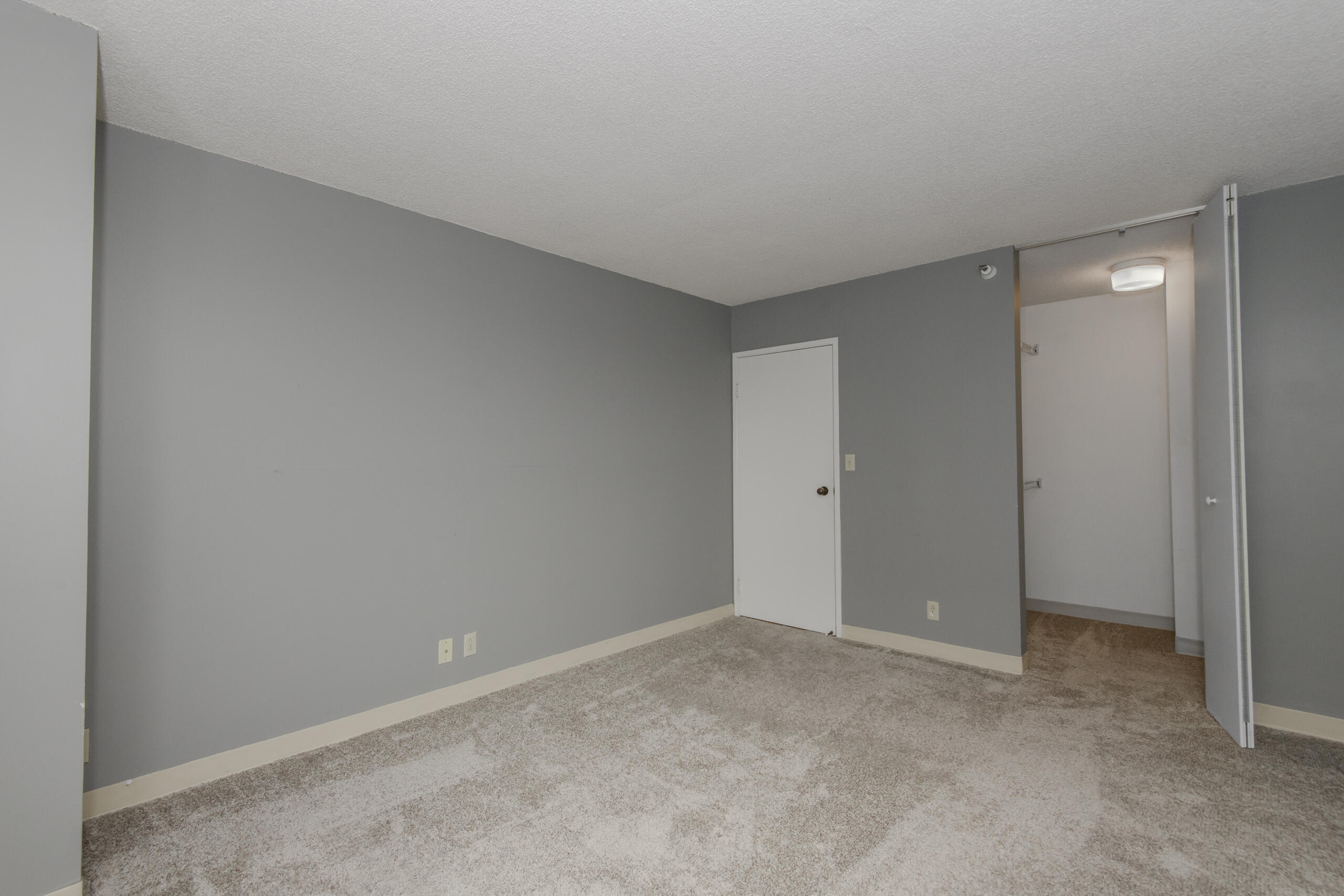 1660 North Prospect Avenue, Unit 1406 Milwaukee, WI 53202 - Photo 16 of 31 Bedroom