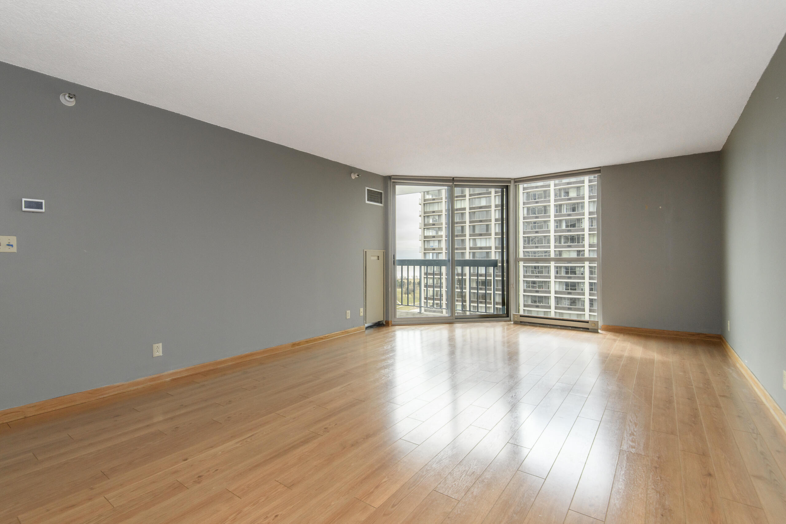 1660 North Prospect Avenue, Unit 1406 Milwaukee, WI 53202 - Photo 6 of 31 1660_1406 Prospect-4