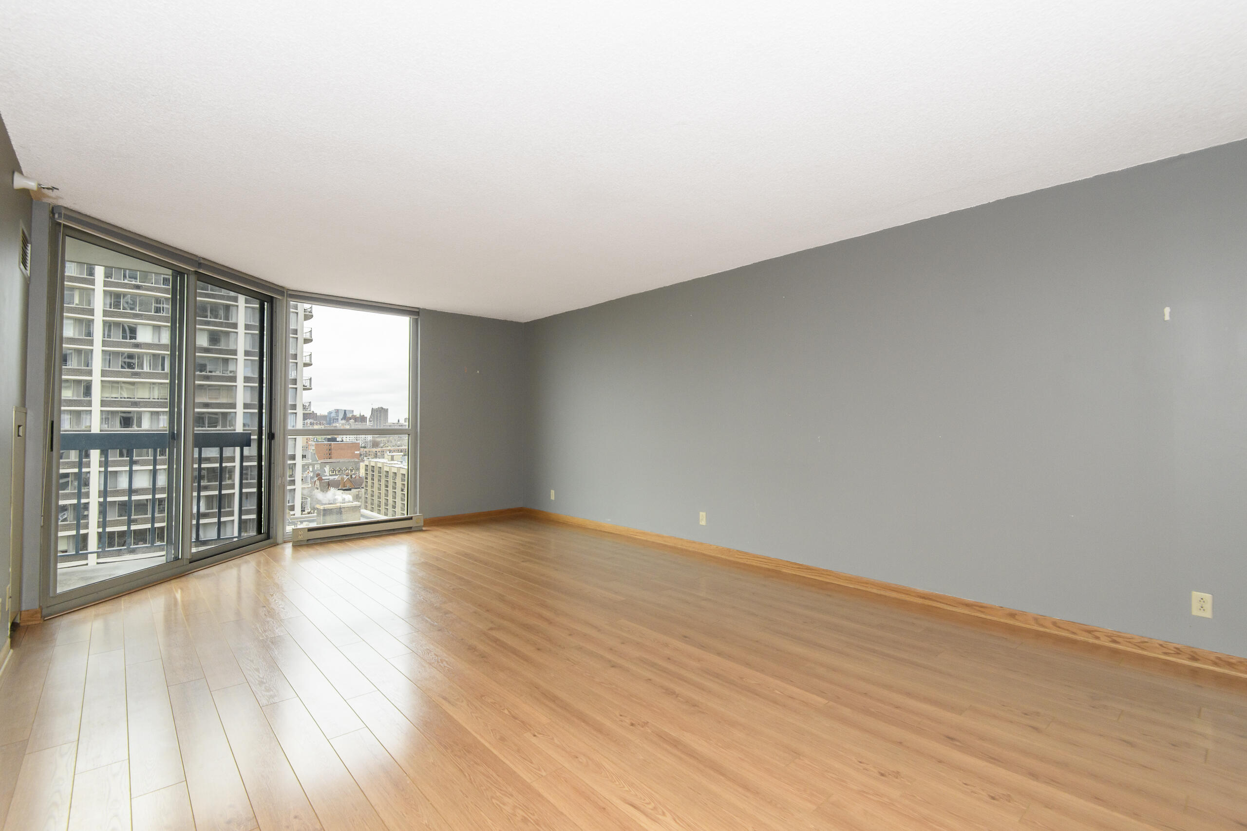 1660 North Prospect Avenue, Unit 1406 Milwaukee, WI 53202 - Photo 7 of 31 1660_1406 Prospect-6