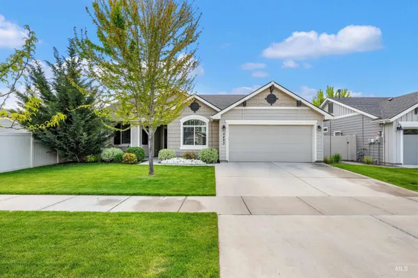 $484,900 | 5493 West Los Flores Street, Meridian, ID 83646