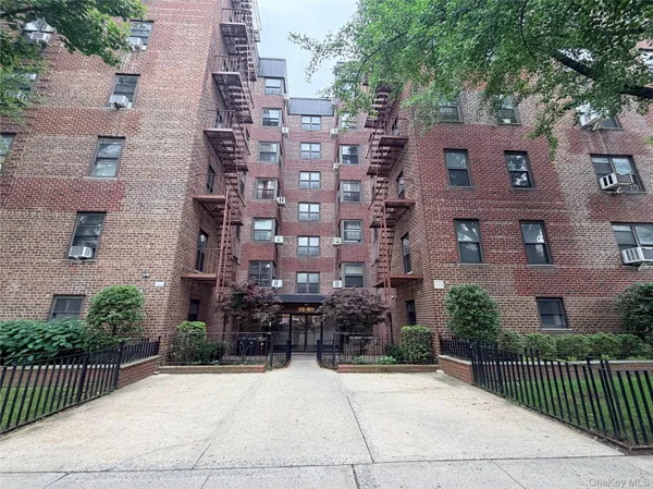 $218,000 | 91-08 32nd Avenue, Unit E107 | Jackson Heights