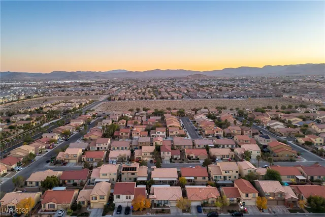 $1,975 | 7423 Cleghorn Canyon Way, Las Vegas, NV 89113