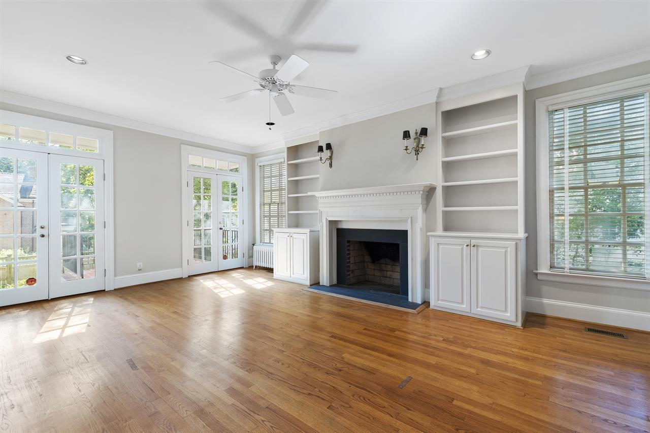 1528 Carr Street Raleigh, NC 27608 - Photo 10 of 30 Family room
