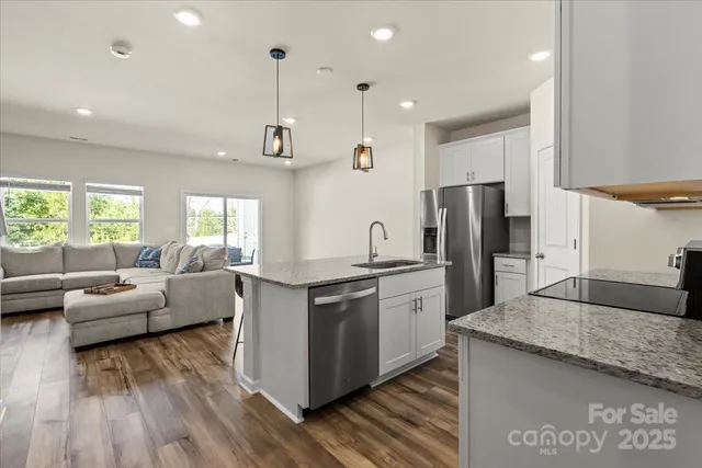 $335,000 | 1021 Plumcrest Drive, Charlotte, NC 28216