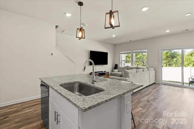 $335,000 | 1021 Plumcrest Drive, Charlotte, NC 28216