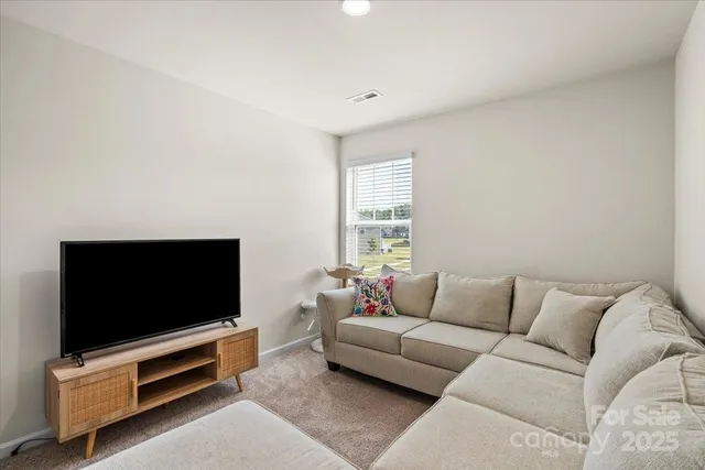 $335,000 | 1021 Plumcrest Drive, Charlotte, NC 28216