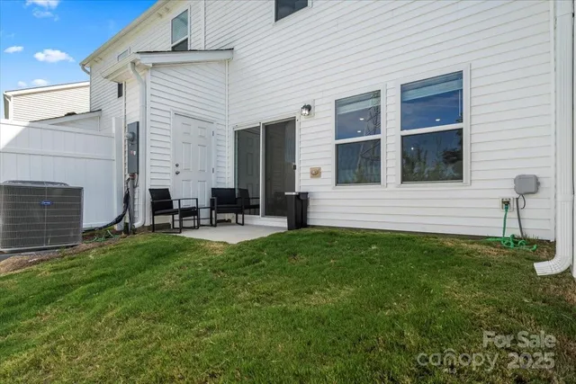 $335,000 | 1021 Plumcrest Drive, Charlotte, NC 28216