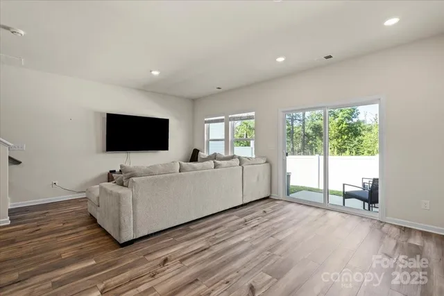 $335,000 | 1021 Plumcrest Drive, Charlotte, NC 28216