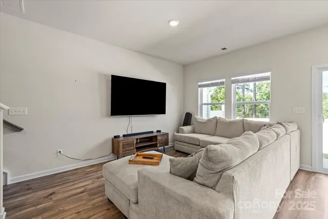 $335,000 | 1021 Plumcrest Drive, Charlotte, NC 28216