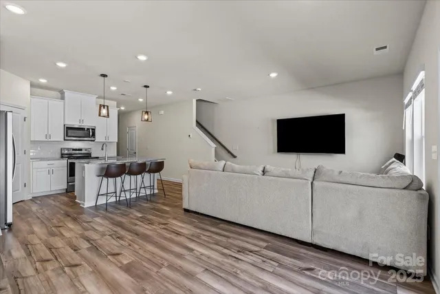 $335,000 | 1021 Plumcrest Drive, Charlotte, NC 28216